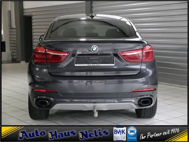 BMW X6 view 4
