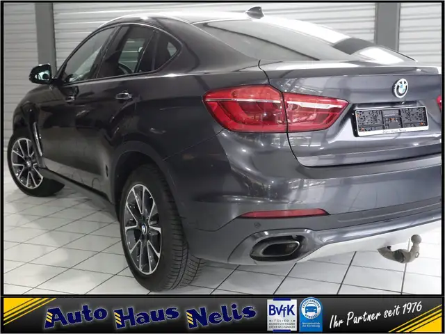 BMW X6 view 5