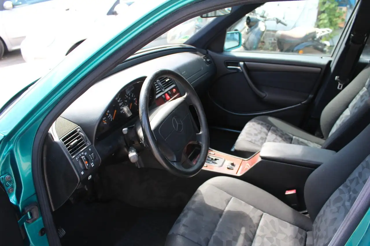 Mercedes-Benz C 180 Clasic AUTOMATIK, foto 10