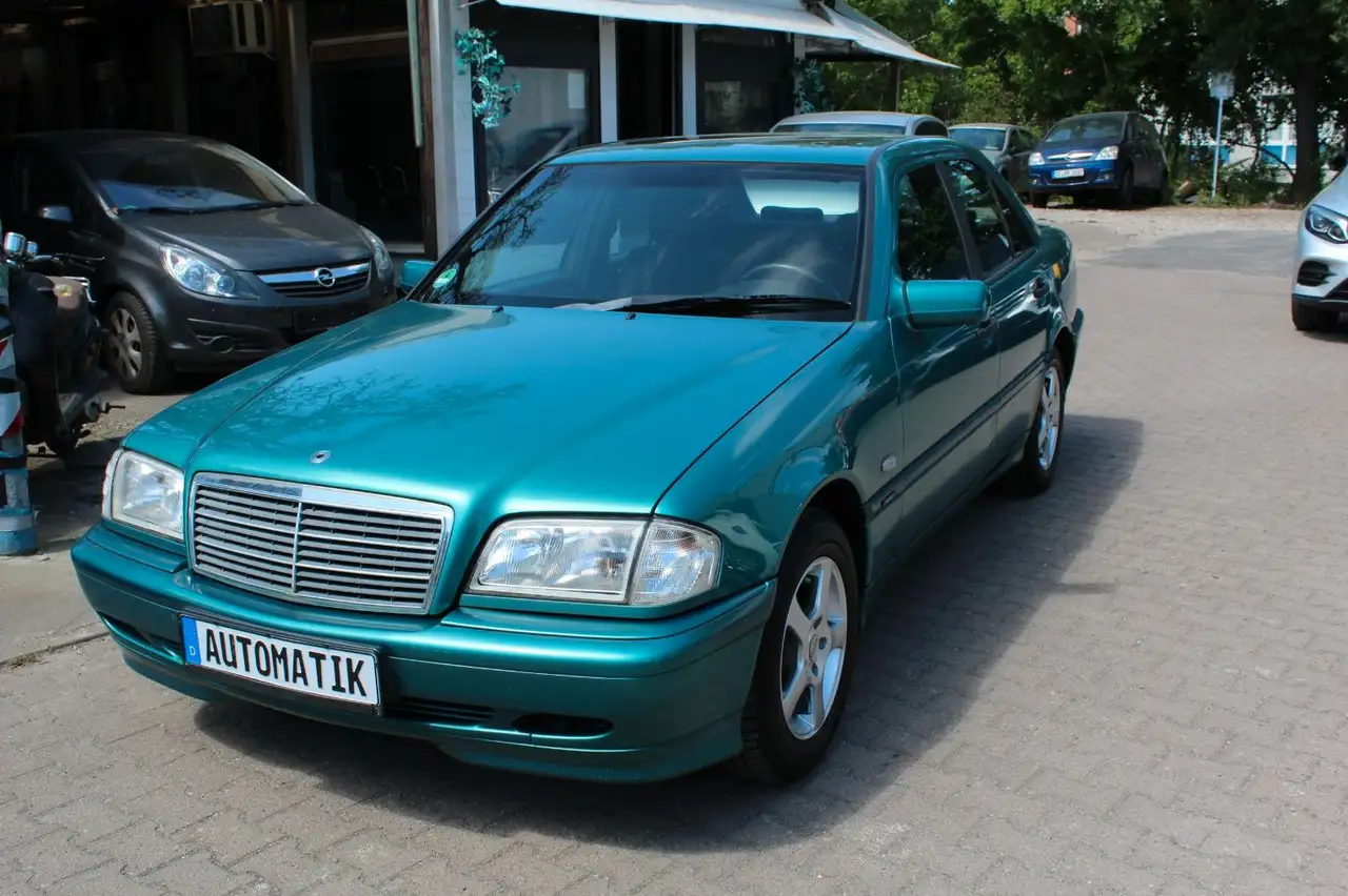 Mercedes-Benz C 180 Clasic AUTOMATIK, foto 1