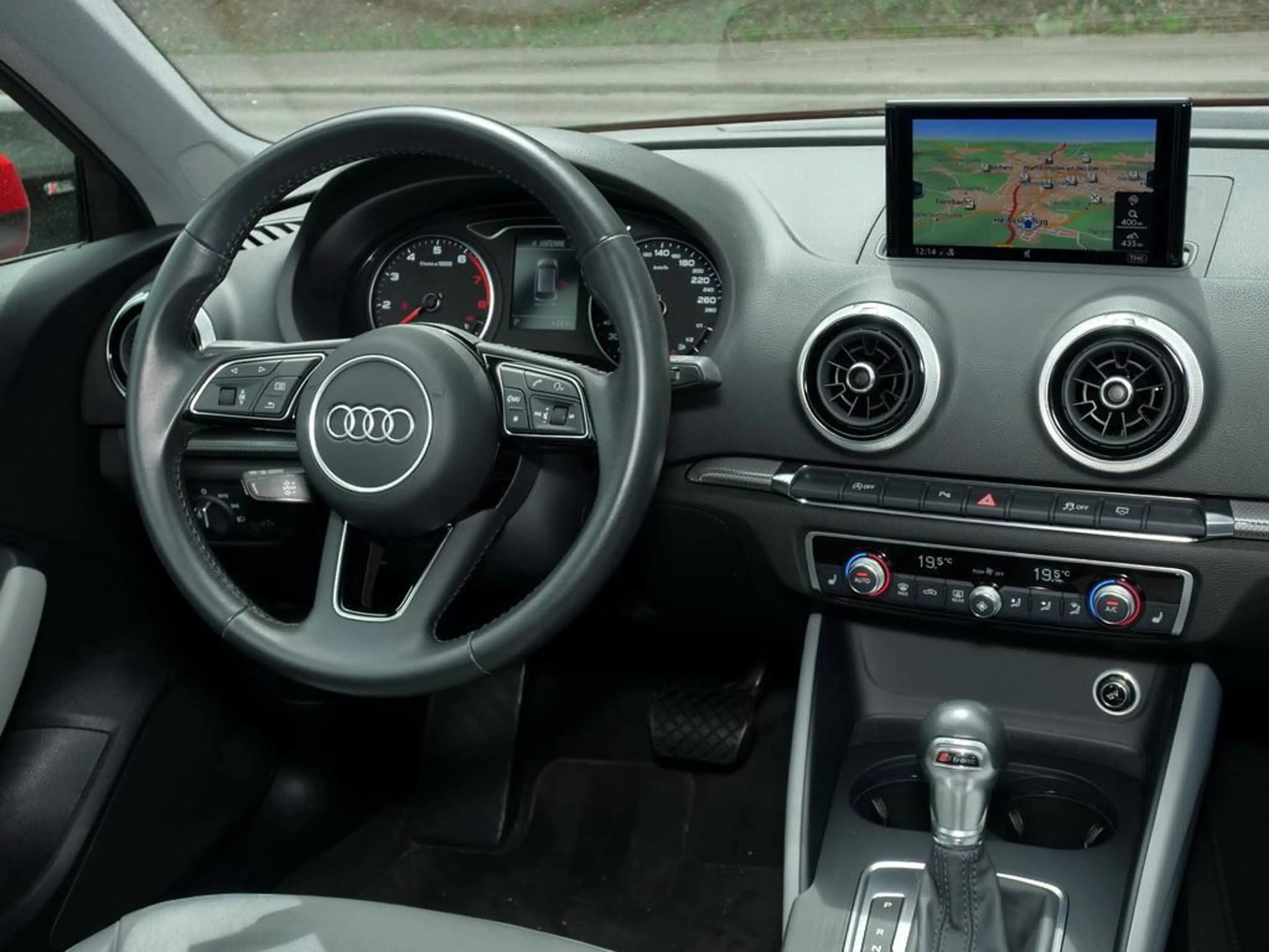 Audi A3 S-line 35 TFSI S-tronic LED+NAVI — photo 3