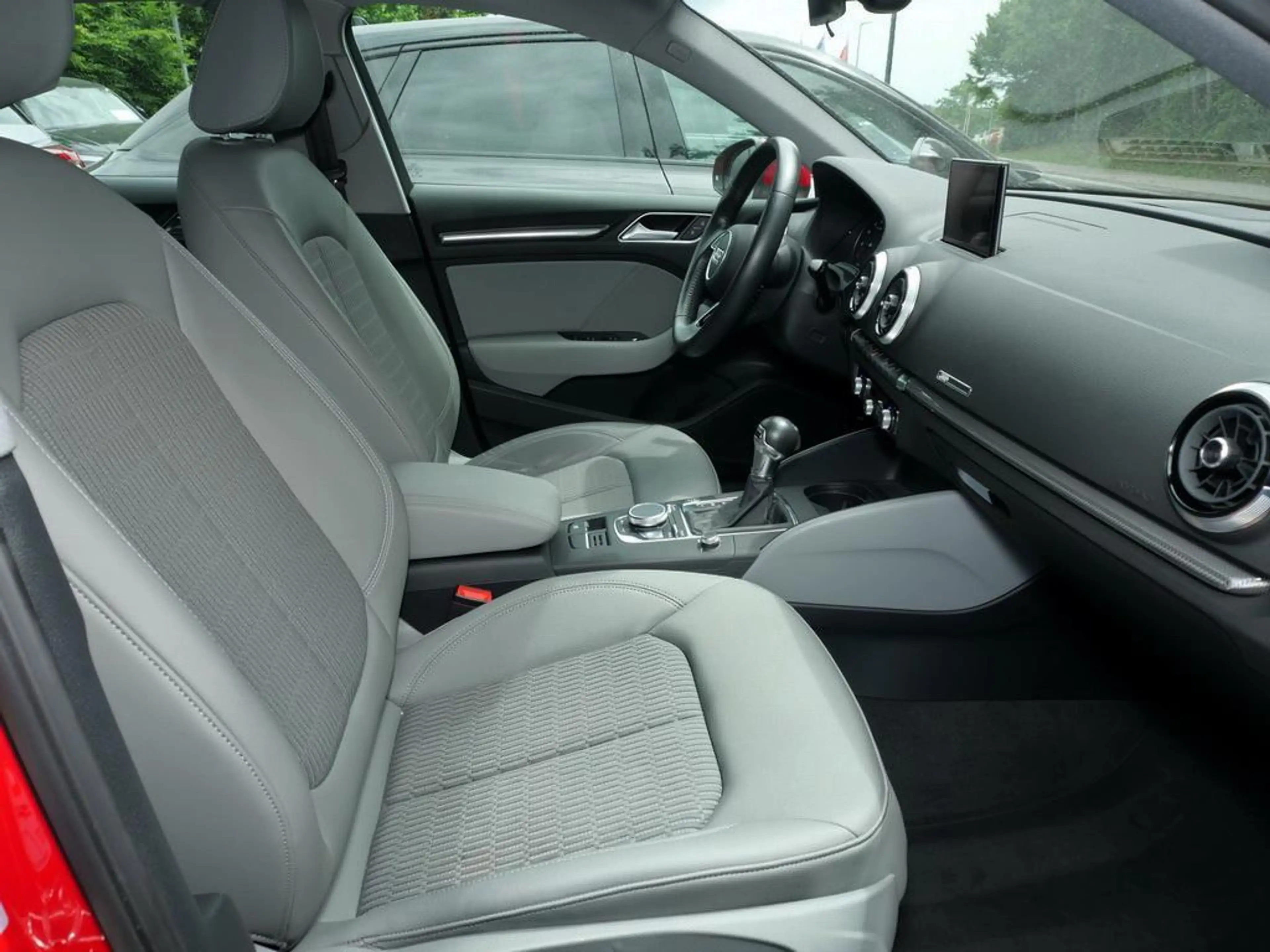 Audi A3 S-line 35 TFSI S-tronic LED+NAVI — photo 4