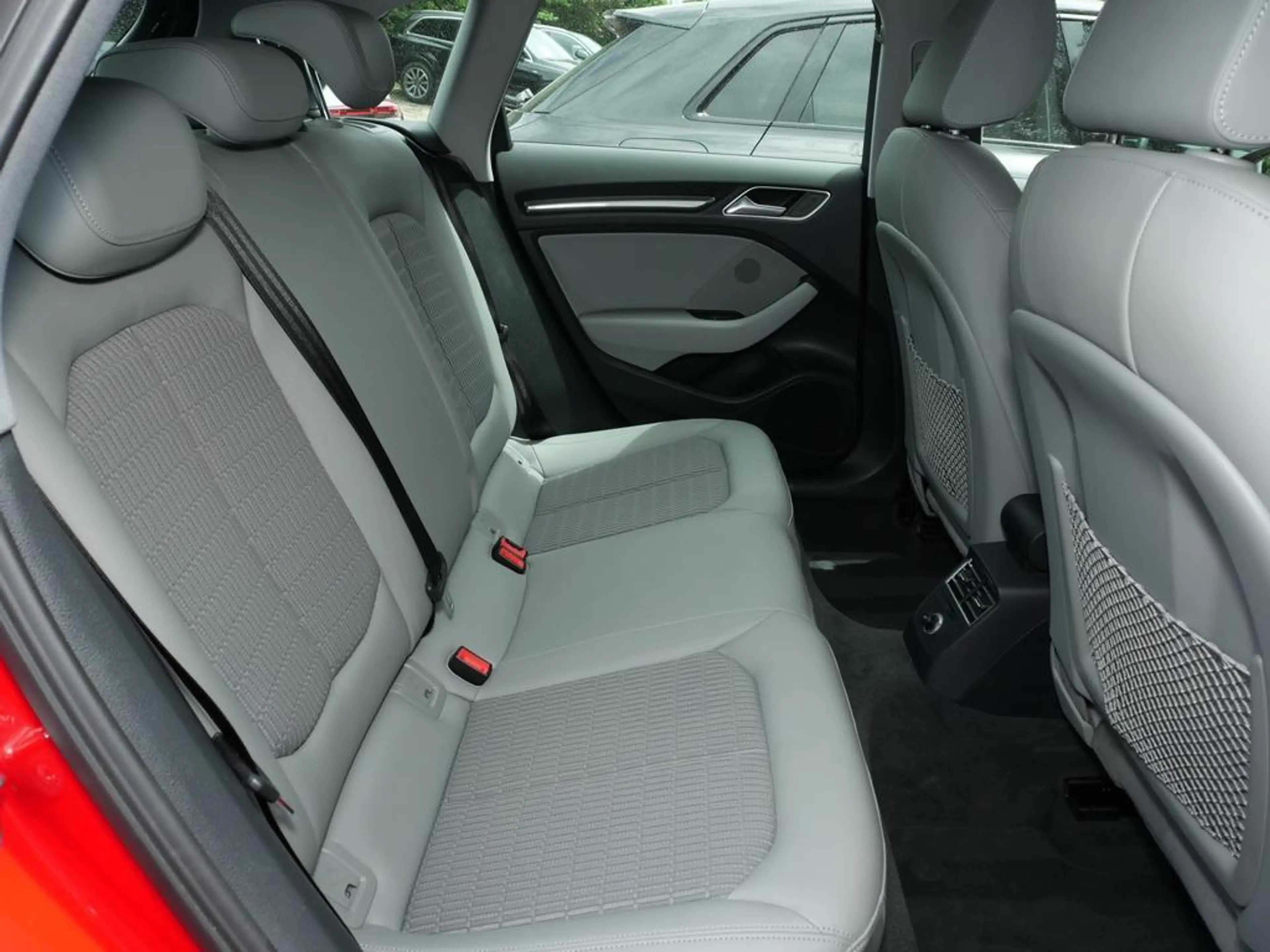 Audi A3 S-line 35 TFSI S-tronic LED+NAVI — photo 5