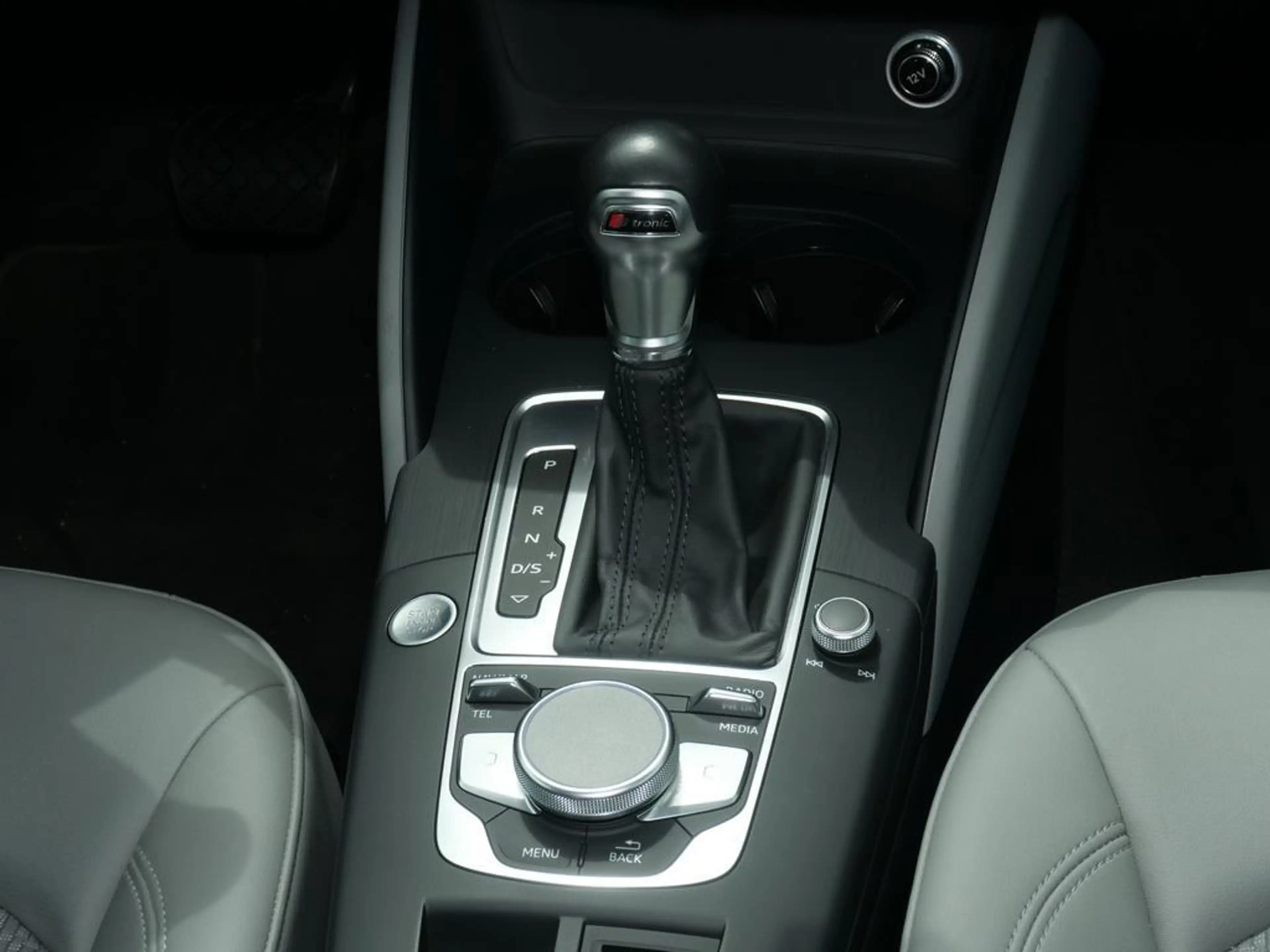 Audi A3 S-line 35 TFSI S-tronic LED+NAVI — photo 8