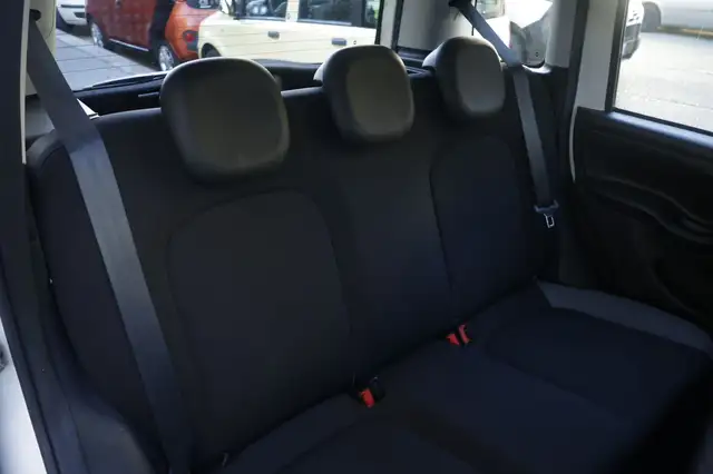 Fiat Panda view 12