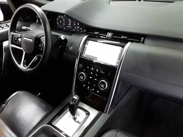 Land Rover Discovery view 12