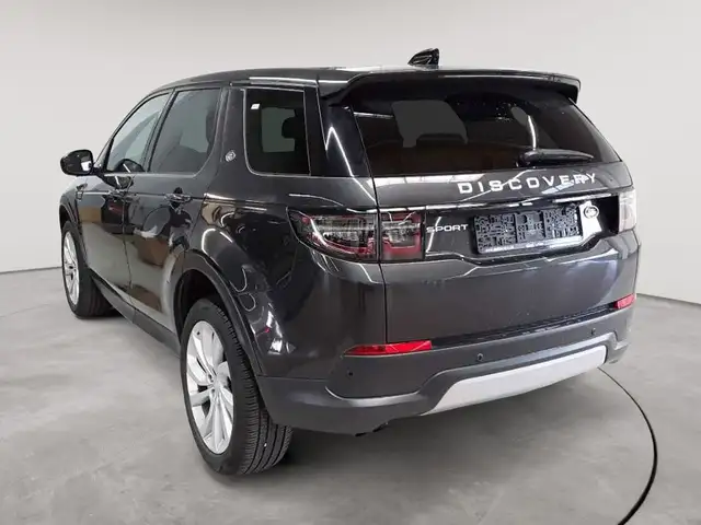 Land Rover Discovery view 2