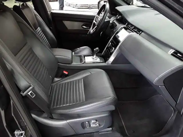 Land Rover Discovery view 11