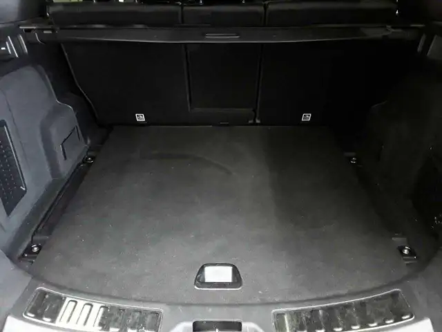 Land Rover Discovery view 10