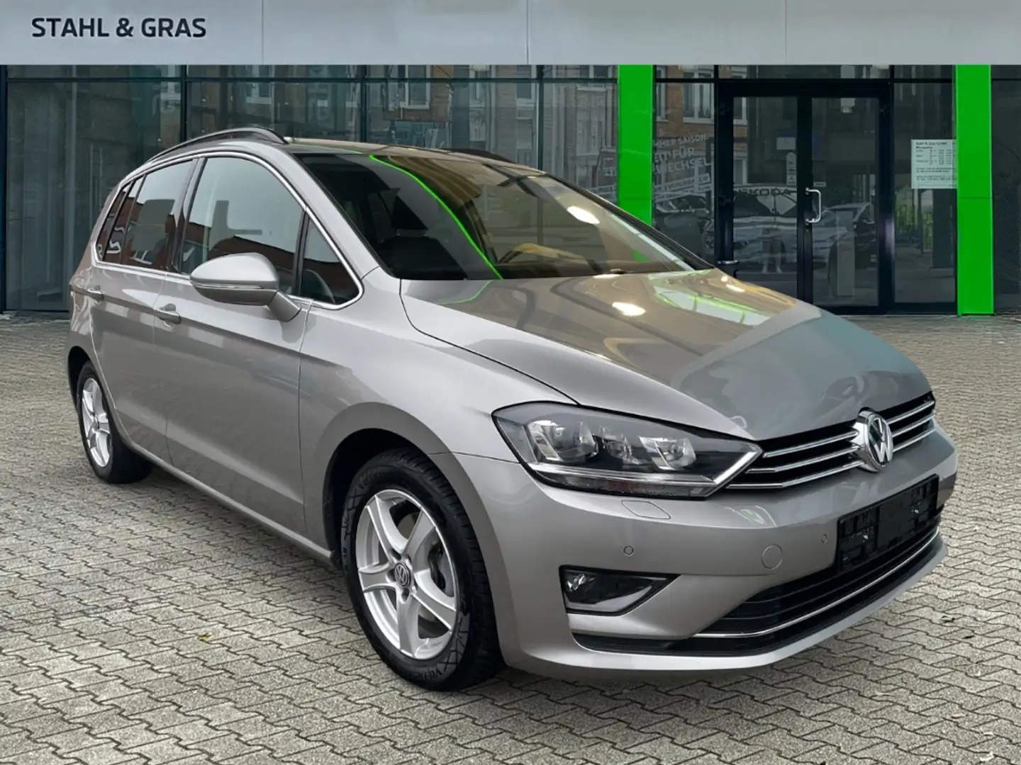 Volkswagen Golf Sportsvan Highline 1.4TSI DSG NAvi Bi-Xenon Klimaautomatik Stříbrná - 1