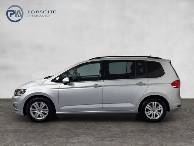 Volkswagen Touran view 3