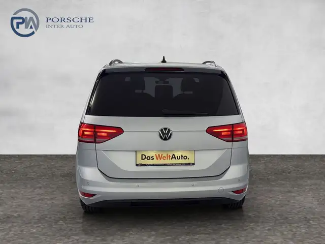 Volkswagen Touran view 5