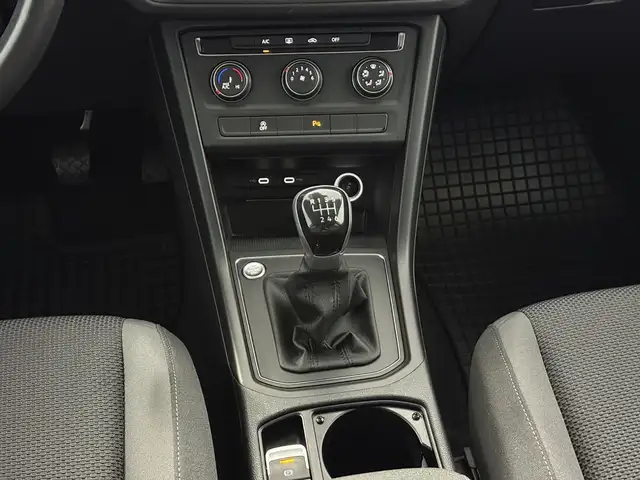 Volkswagen Touran view 12