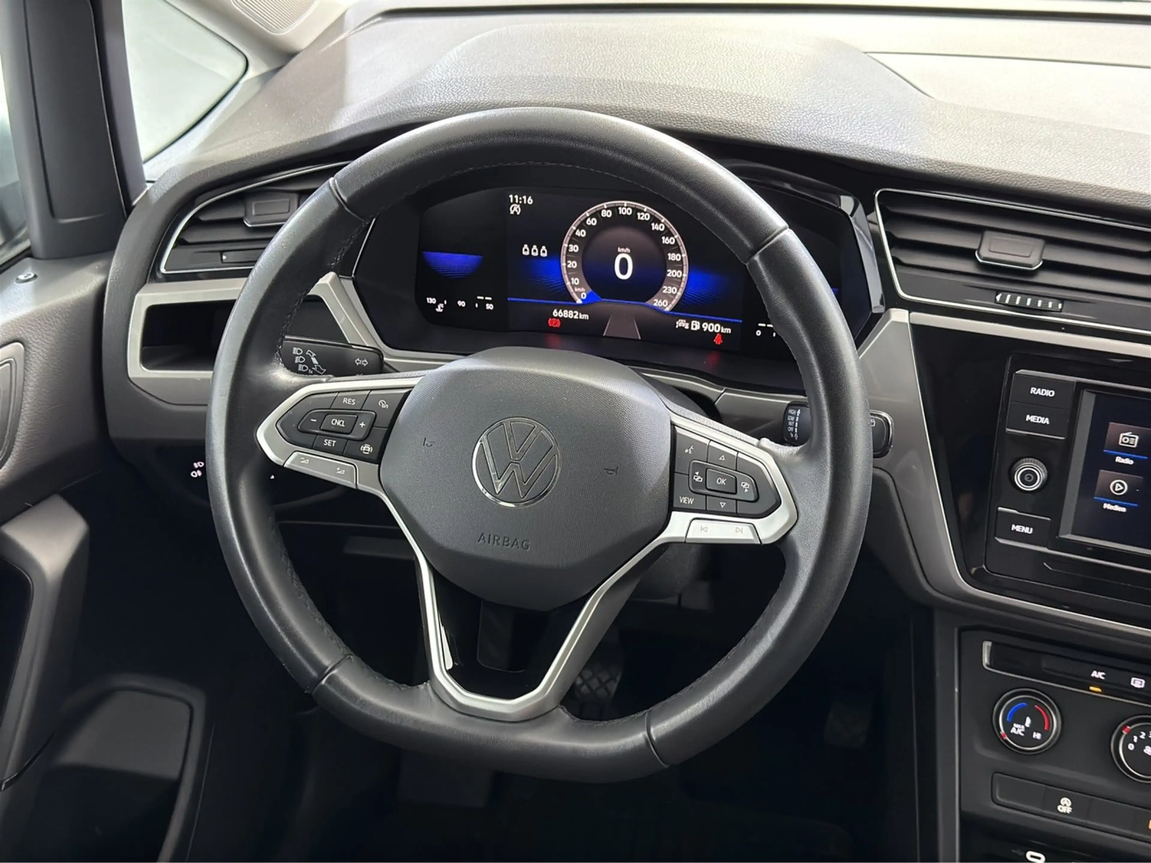 Volkswagen Touran TDI — photo 8