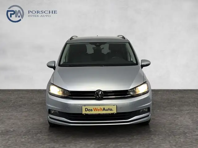 Volkswagen Touran view 2