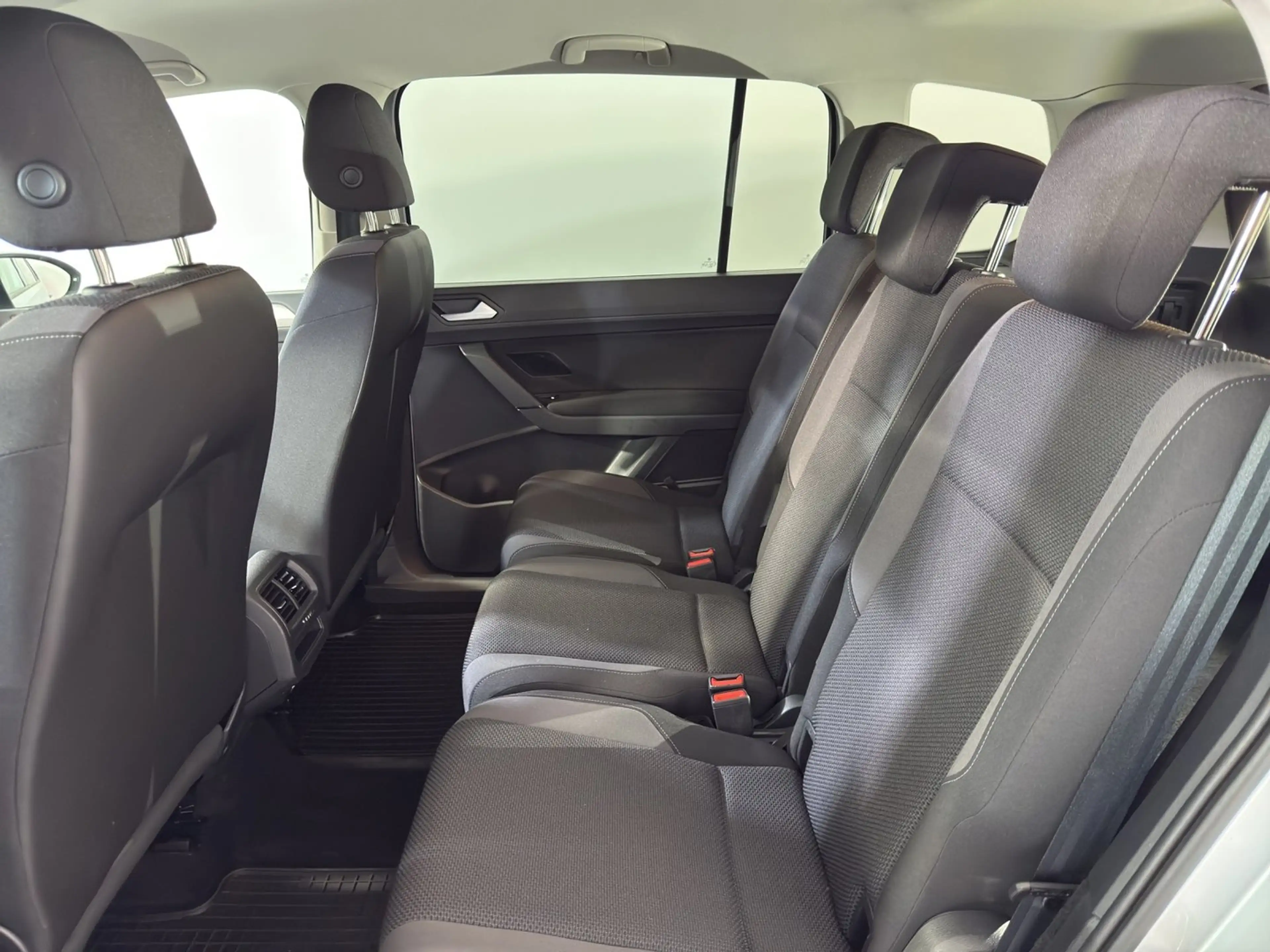 Volkswagen Touran TDI — photo 15