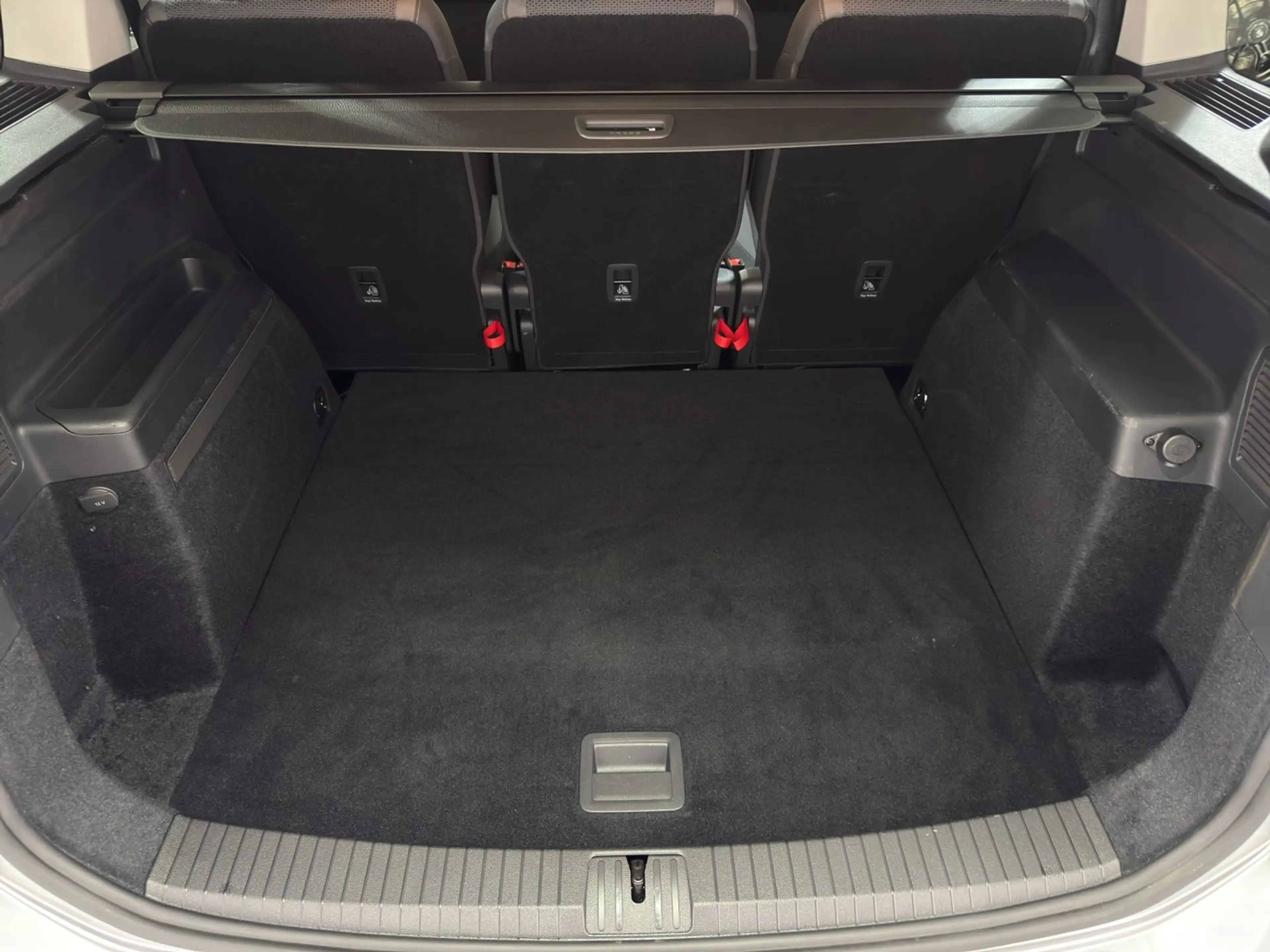 Volkswagen Touran TDI — photo 16