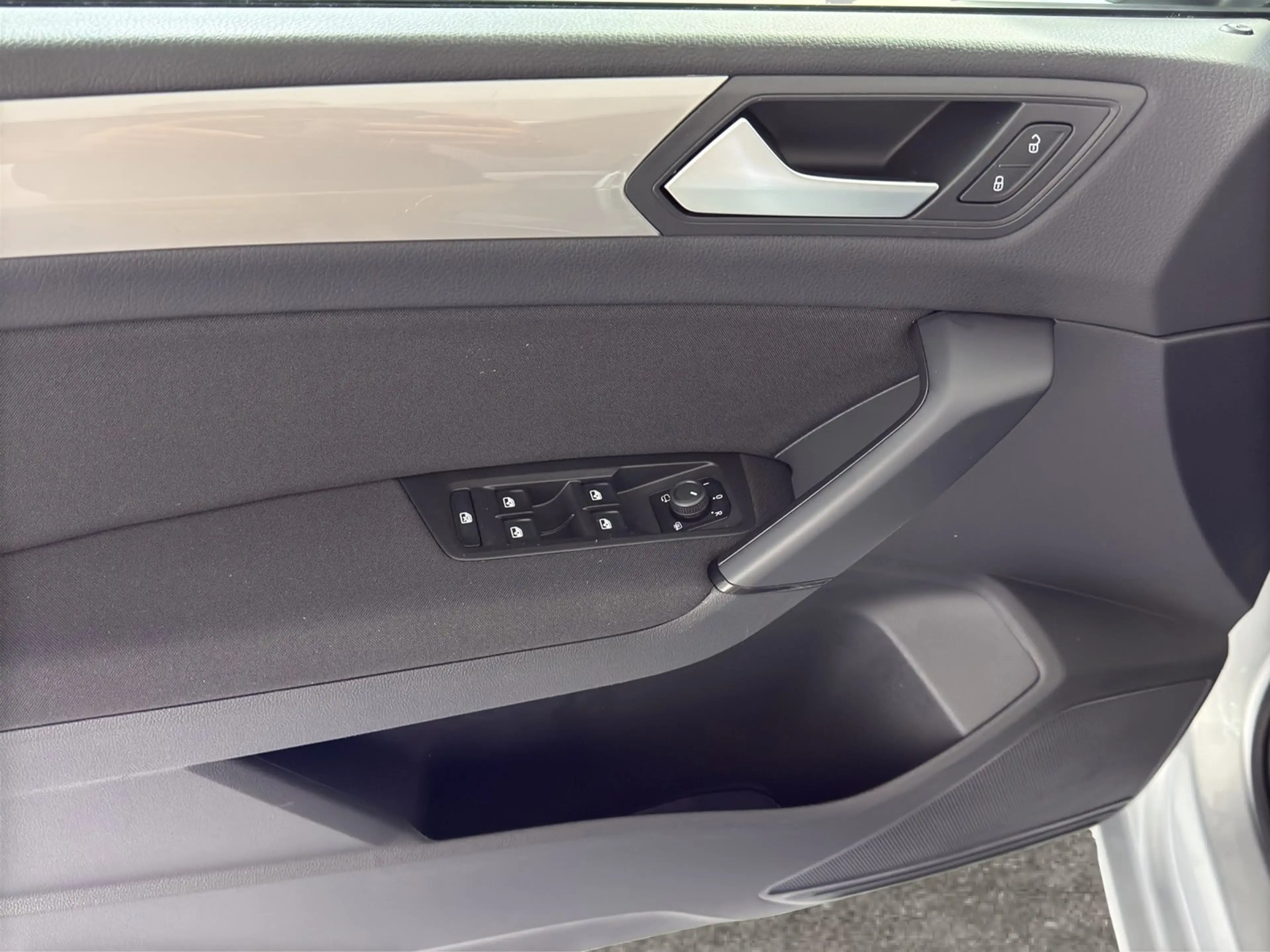 Volkswagen Touran TDI — photo 14