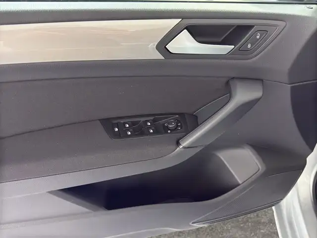 Volkswagen Touran view 14