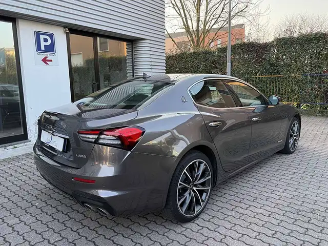 Maserati Ghibli view 5