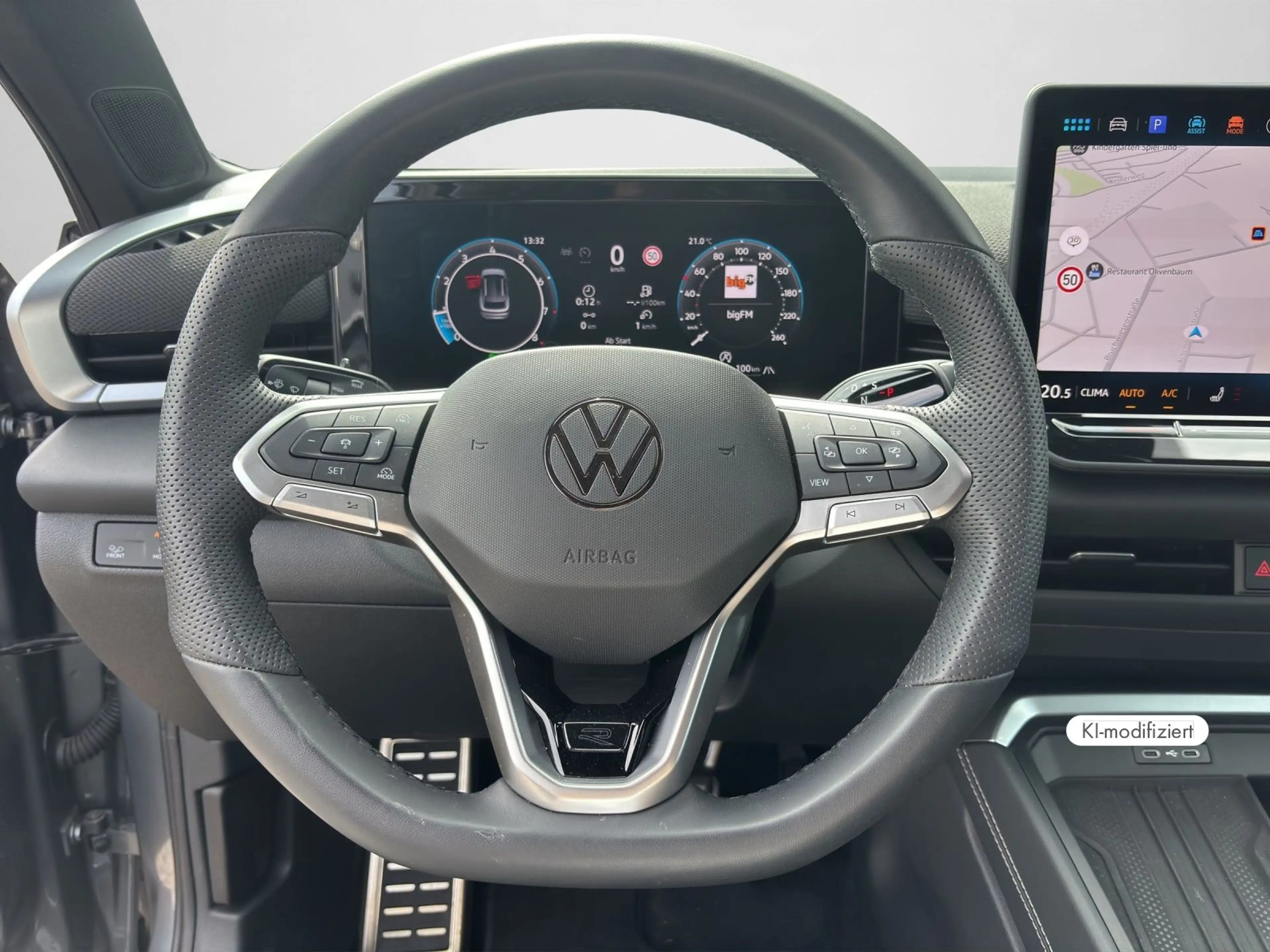Volkswagen T-Roc R-Line 1,5 eTSI DSG | ACC | AHK | App-Conn — photo 11
