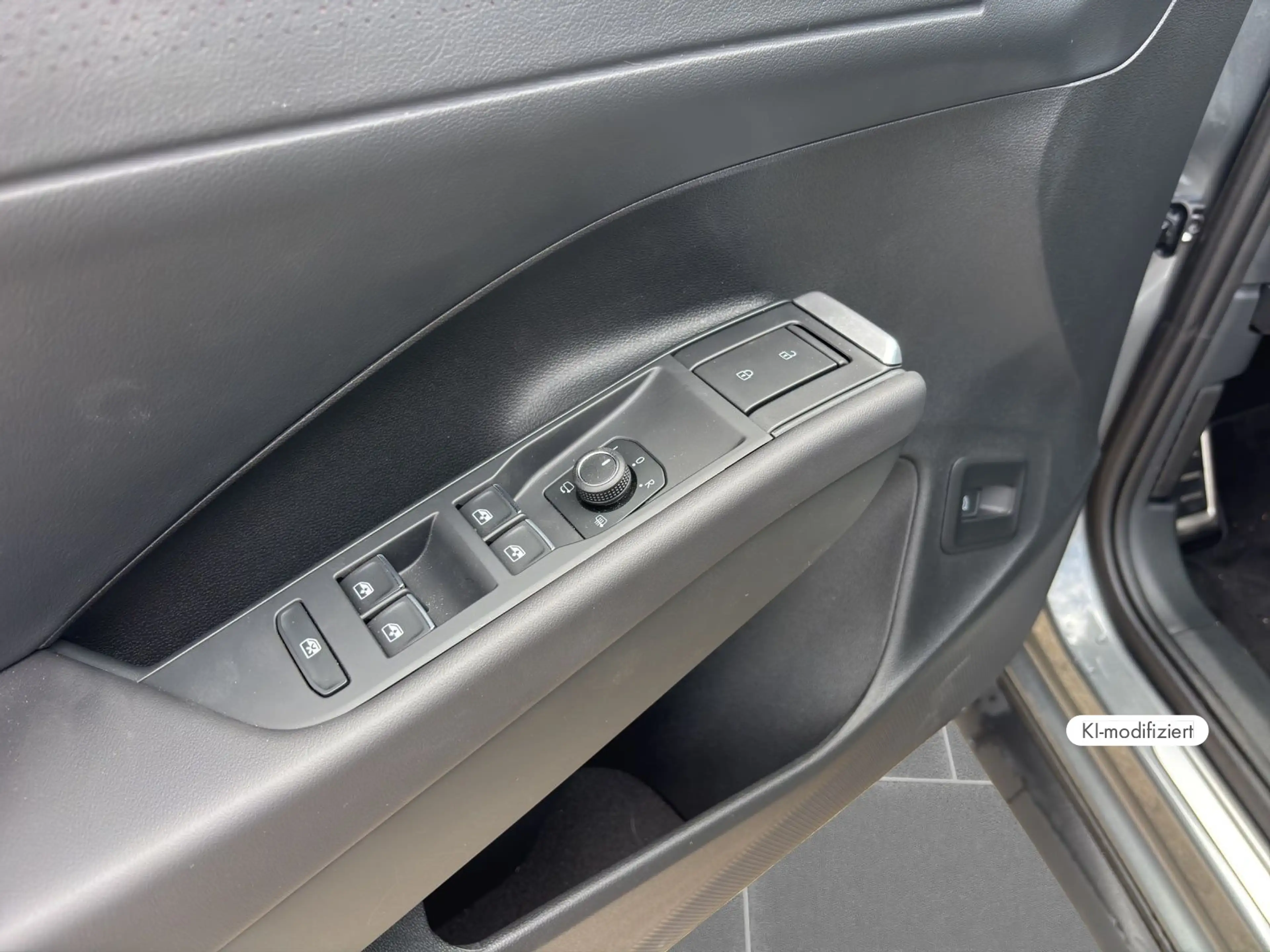 Volkswagen T-Roc R-Line 1,5 eTSI DSG | ACC | AHK | App-Conn — photo 15