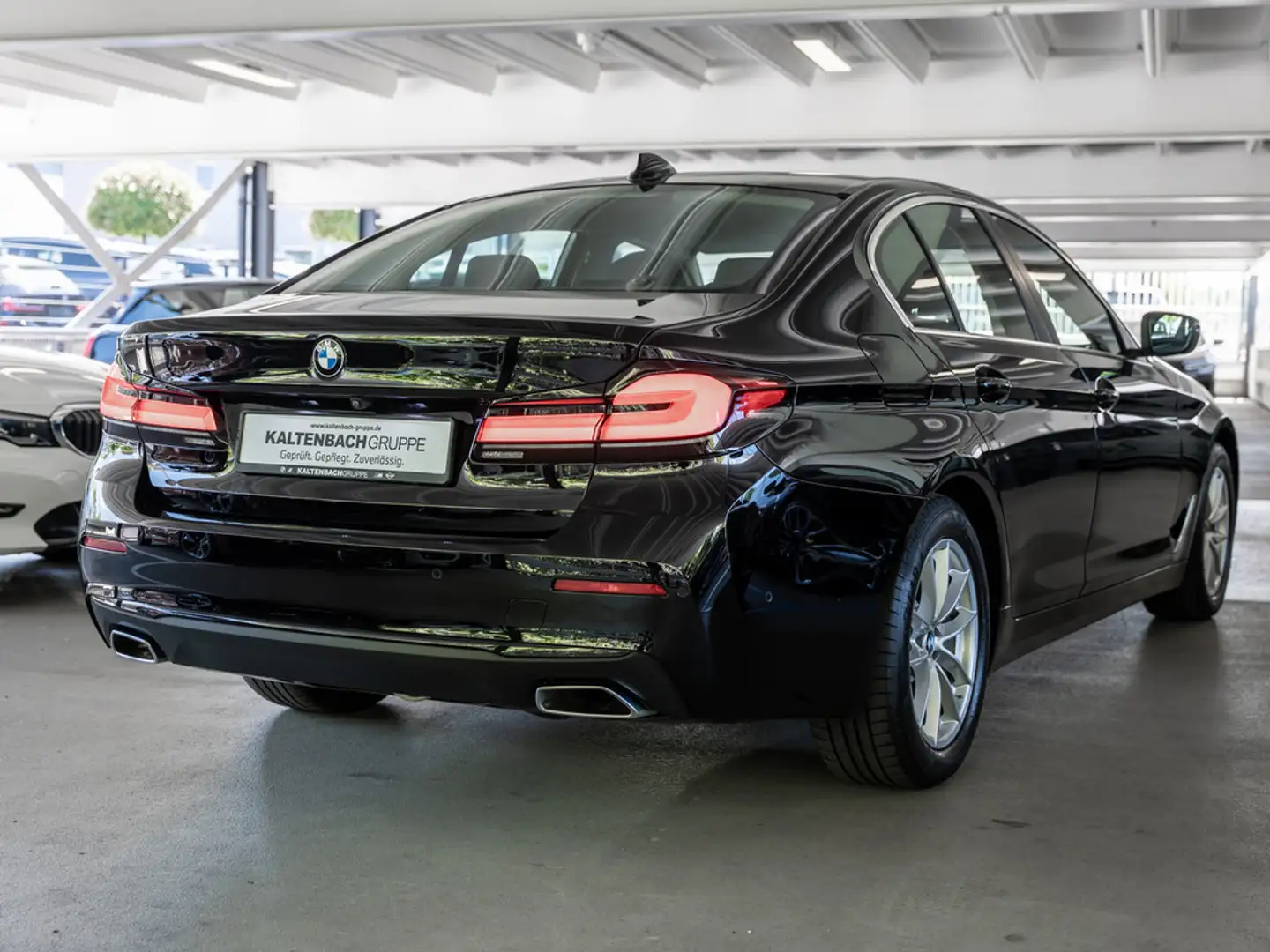 BMW 520 d FACEL. AHK HUD LED W-LAN NAVI KAMERA SHZ Schwarz - 2