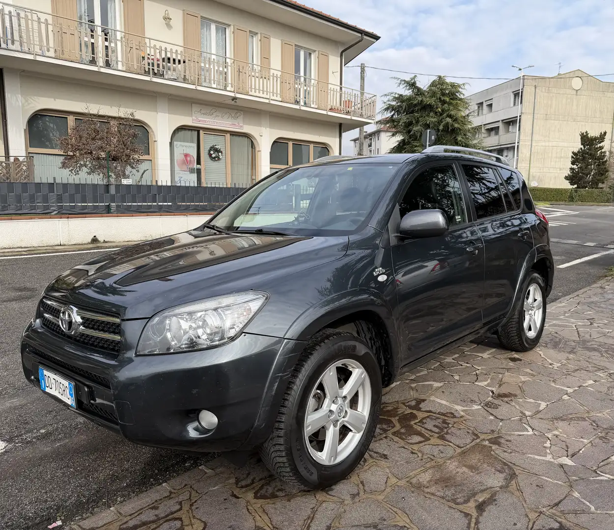 Toyota RAV 4 Rav4 III 2006 RAV4 2.2 d-4d Luxury 177cv Nero - 2