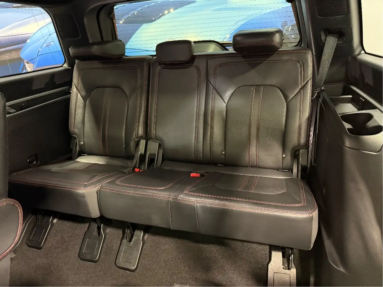 Ford Expedition снимка Ford Expedition