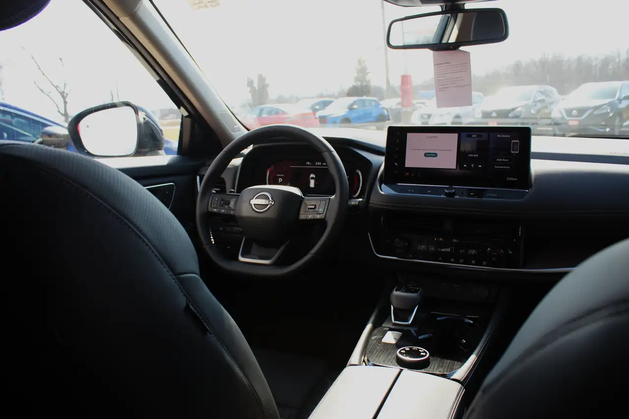 Nissan Rogue снимка Nissan Rogue