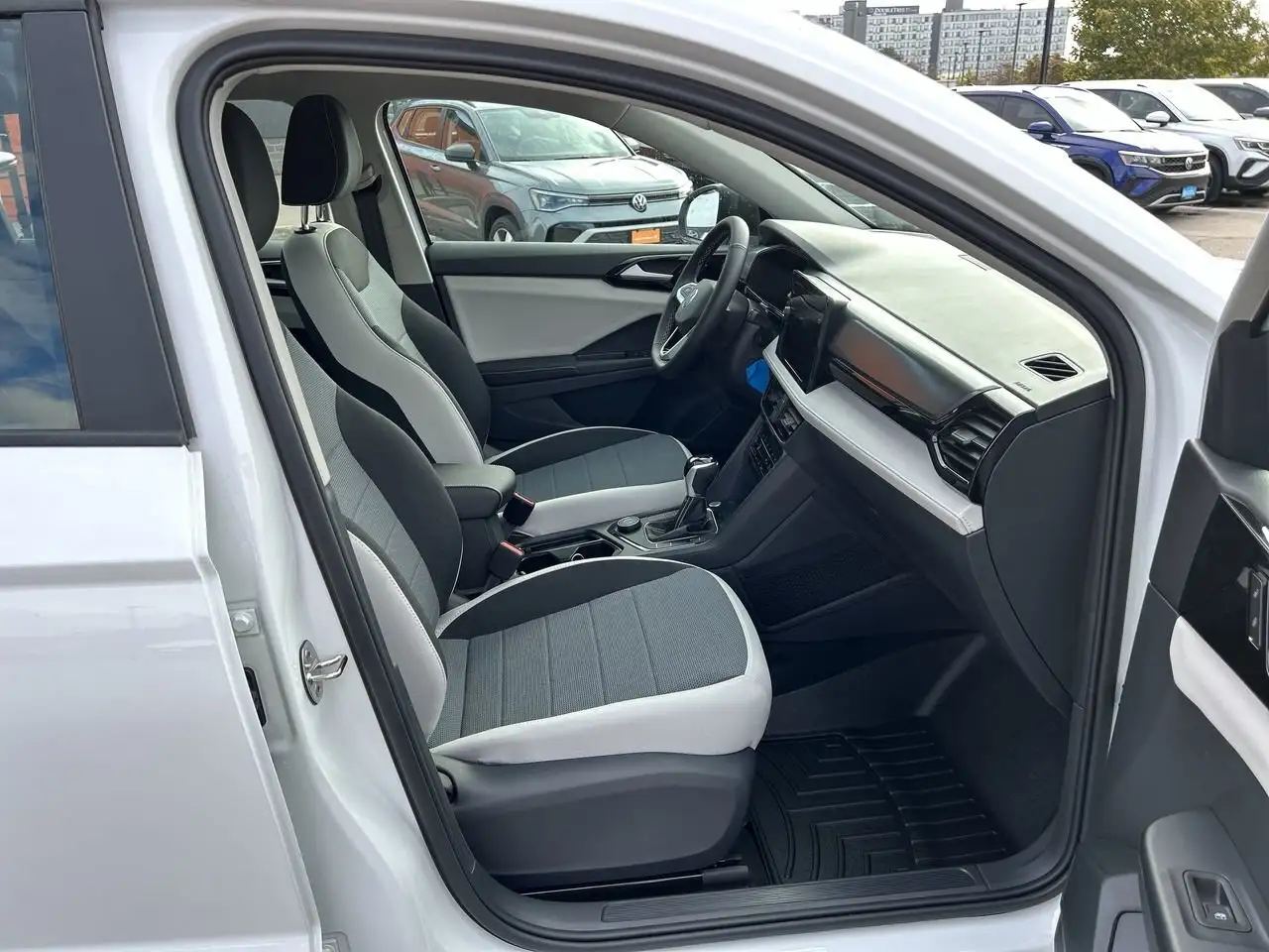 Volkswagen Taos снимка Volkswagen Taos