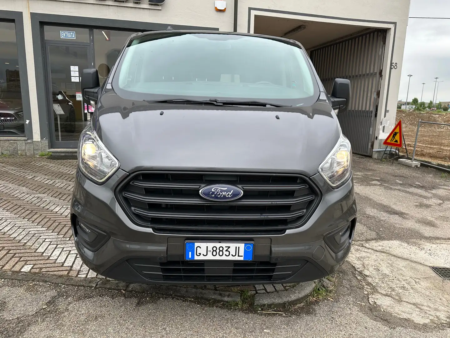 Ford Transit Custom FORD TRANSIT CUSTOM COMBI 320 L2H1 2.0 MHEV 130 Cv Grey - 2