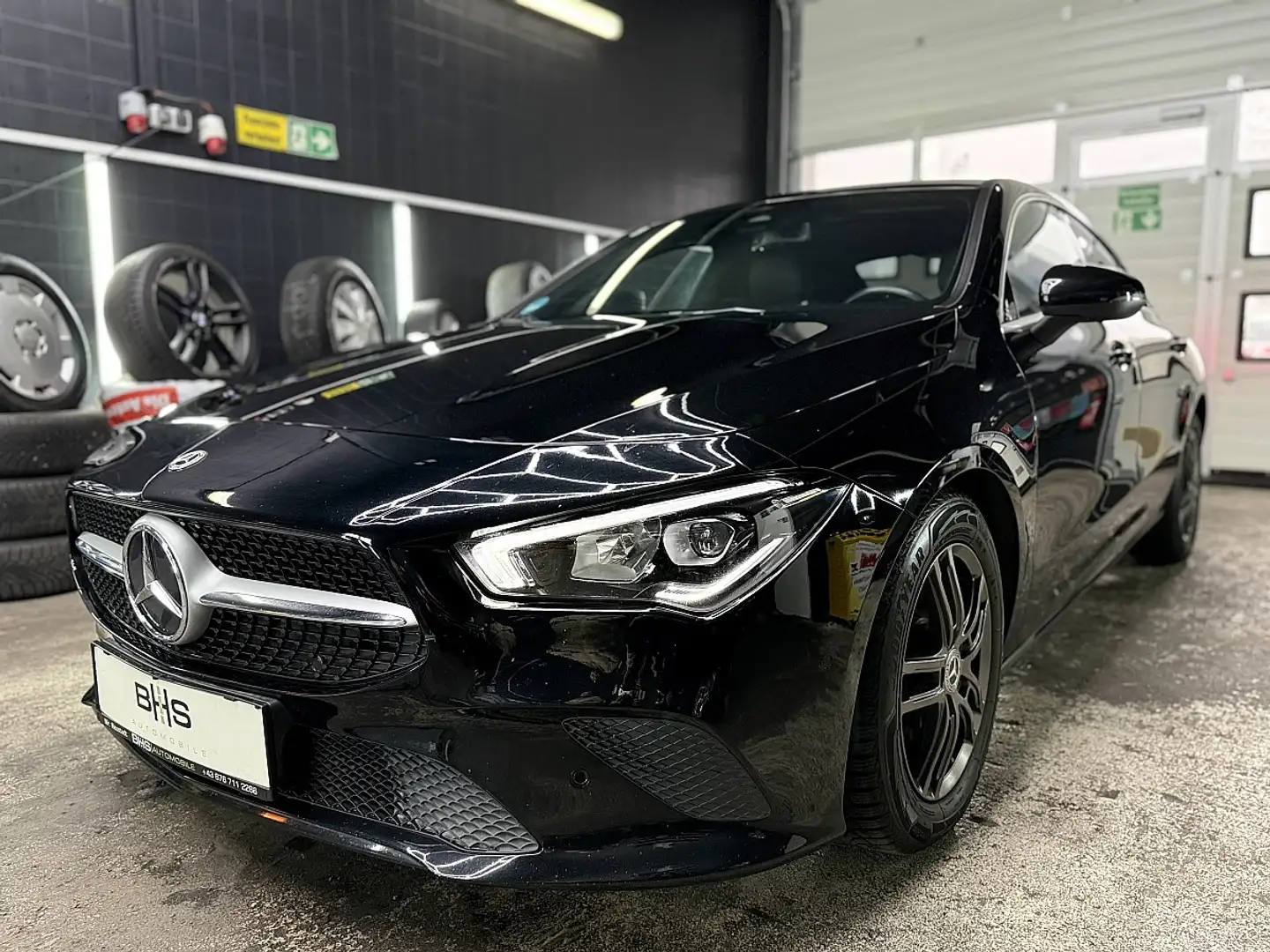 Mercedes-Benz CLA 200 d Schwarz - 1