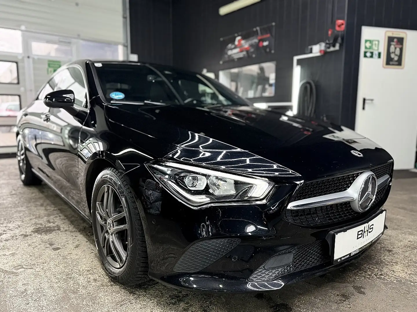 Mercedes-Benz CLA 200 d Schwarz - 2