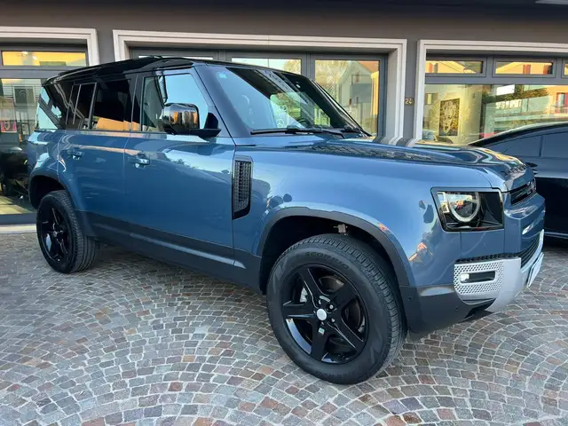 Land Rover Defender view 4