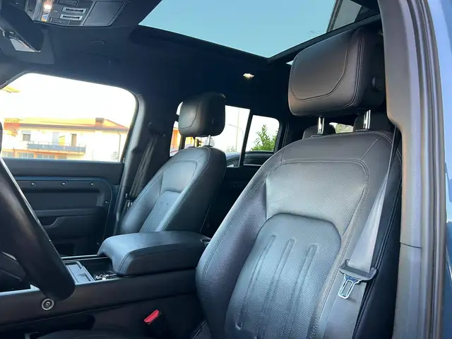 Land Rover Defender view 14