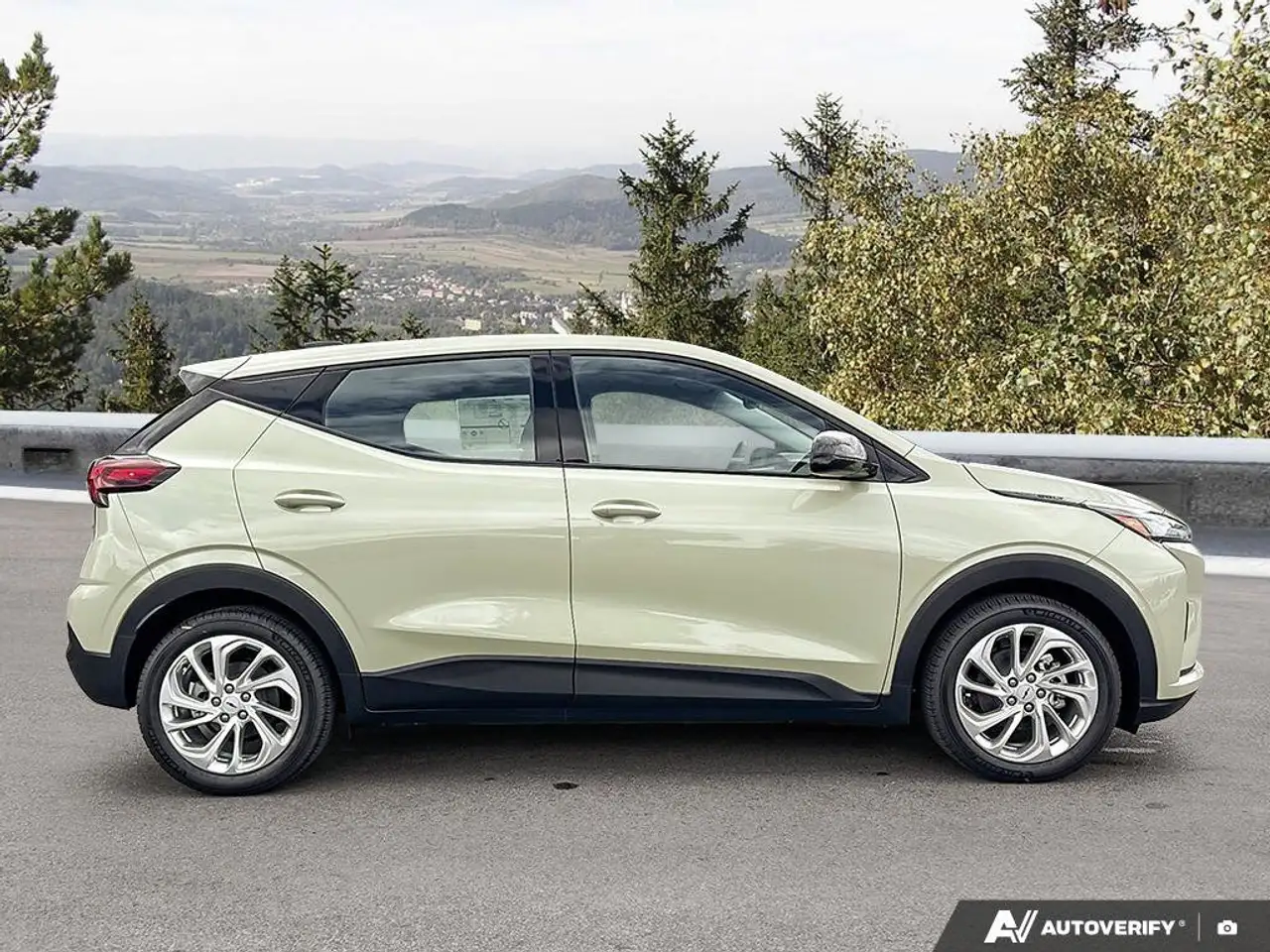 Chevrolet Bolt снимка Chevrolet Bolt