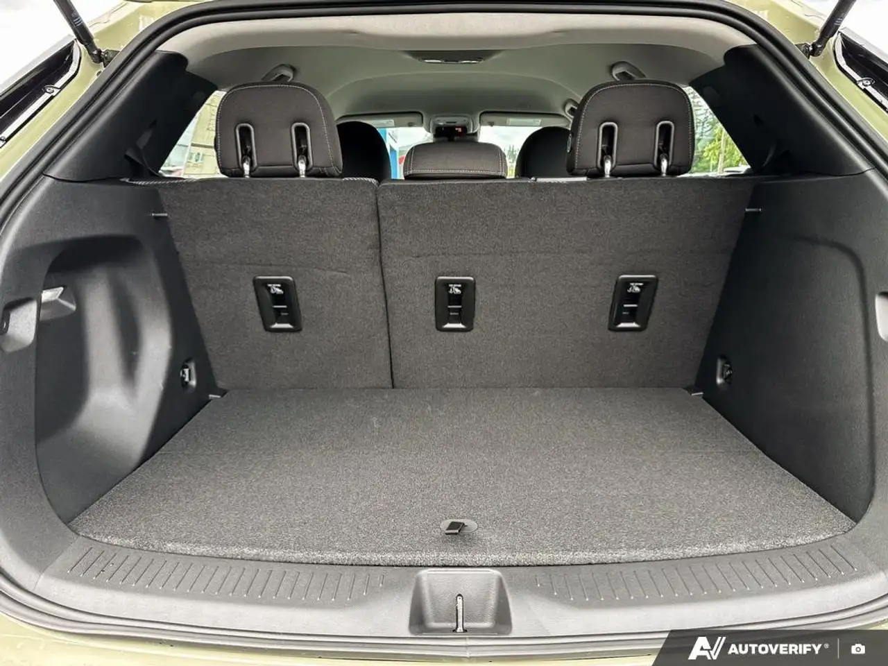 Chevrolet Bolt снимка Chevrolet Bolt