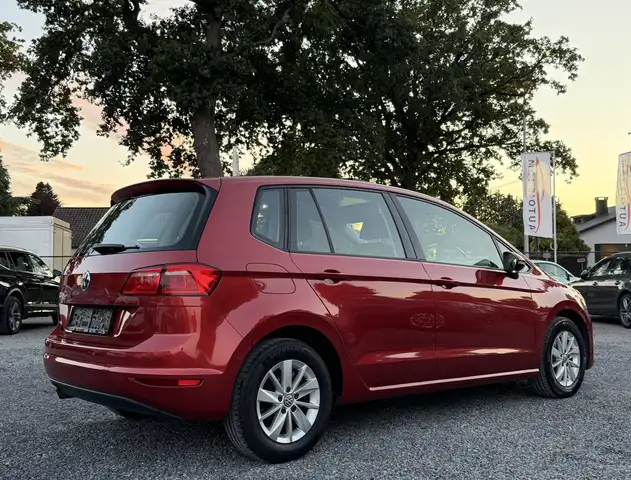 Volkswagen Golf Sportsvan view 3
