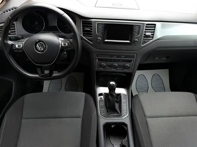 Volkswagen Golf Sportsvan view 7