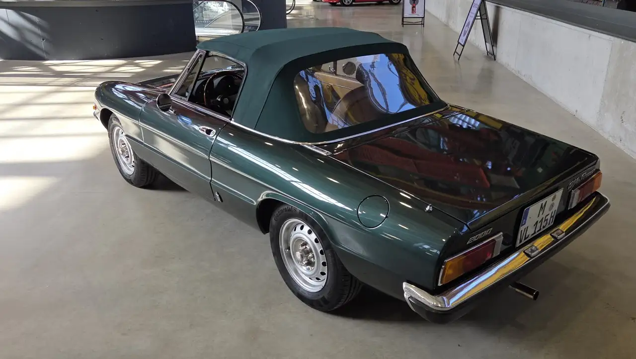Alfa Romeo Spider Veloce 2000 (S2 "Coda Tronca"), foto 12