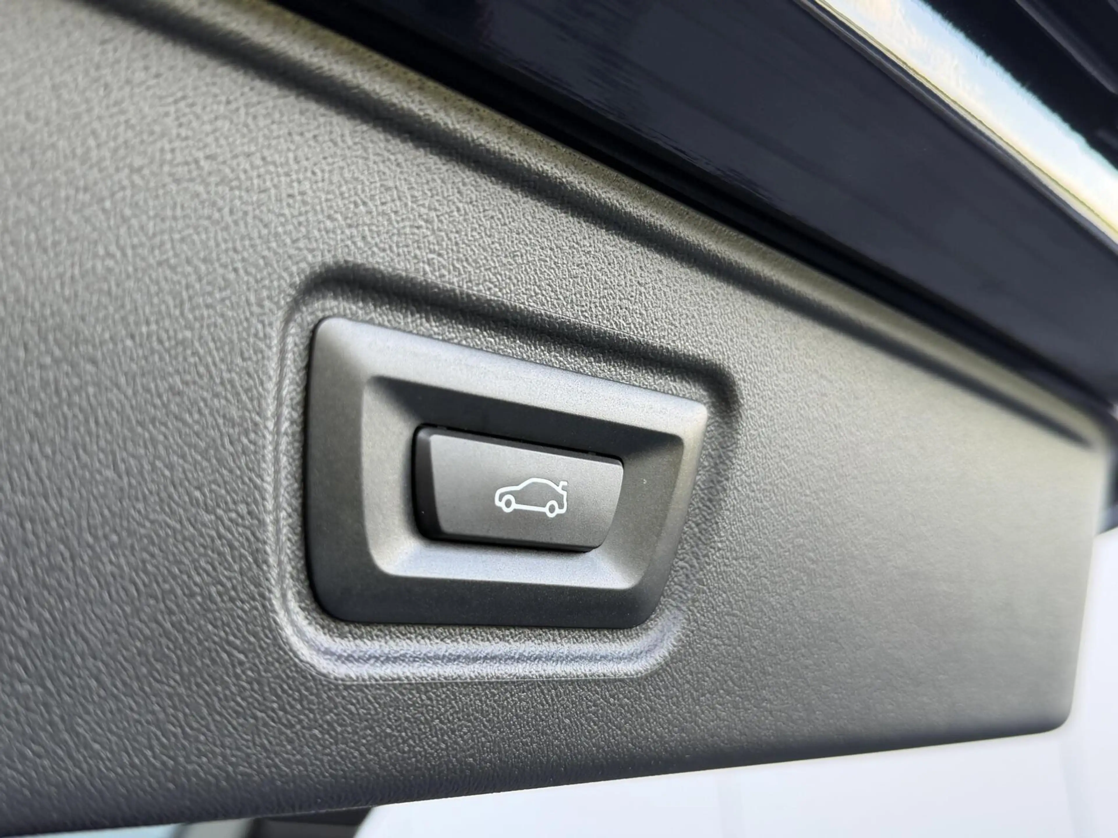 BMW i5 Touring eDrive40 M Sport Edition 84 kWh — photo 13