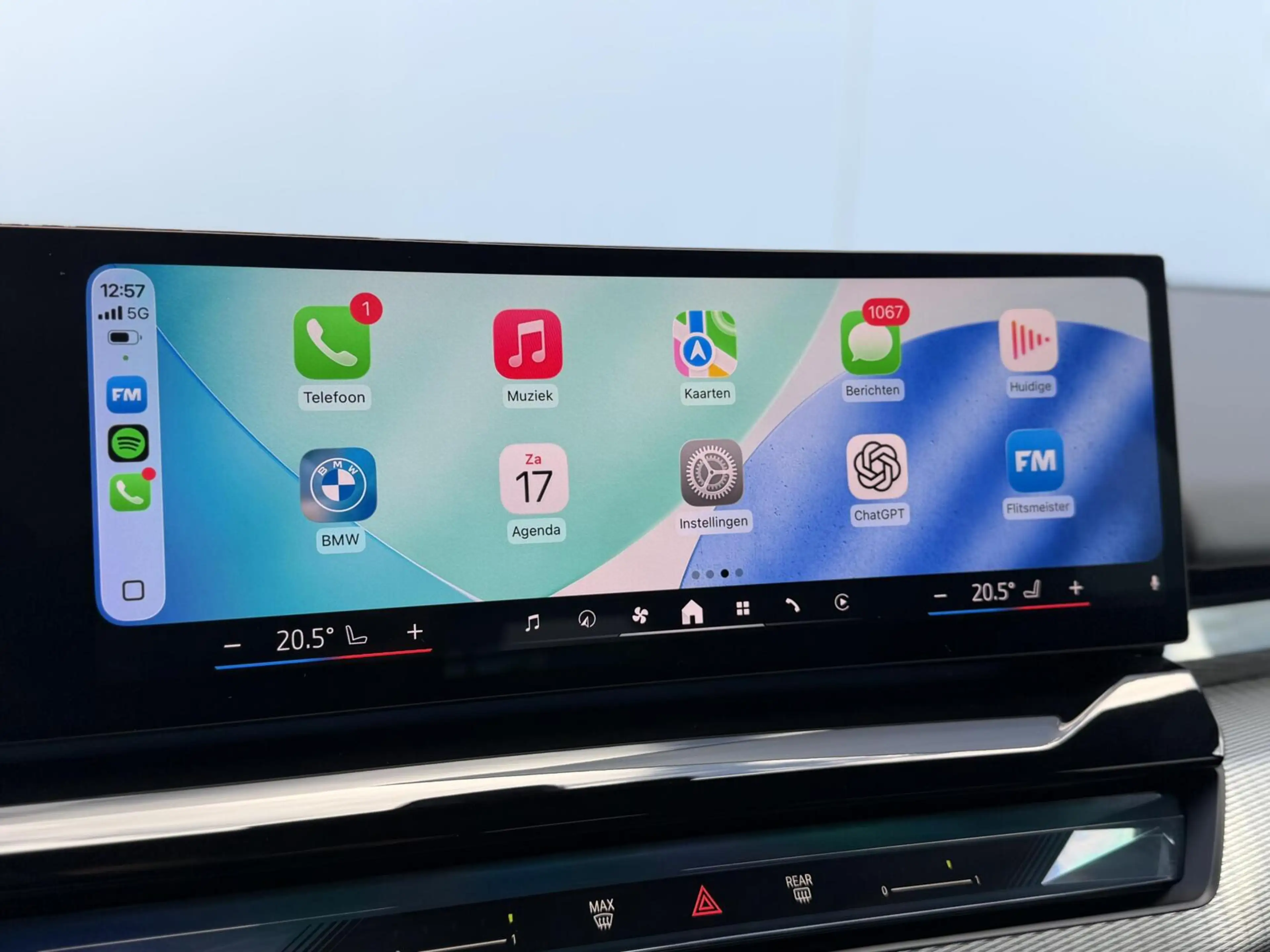BMW i5 Touring eDrive40 M Sport Edition 84 kWh — photo 20