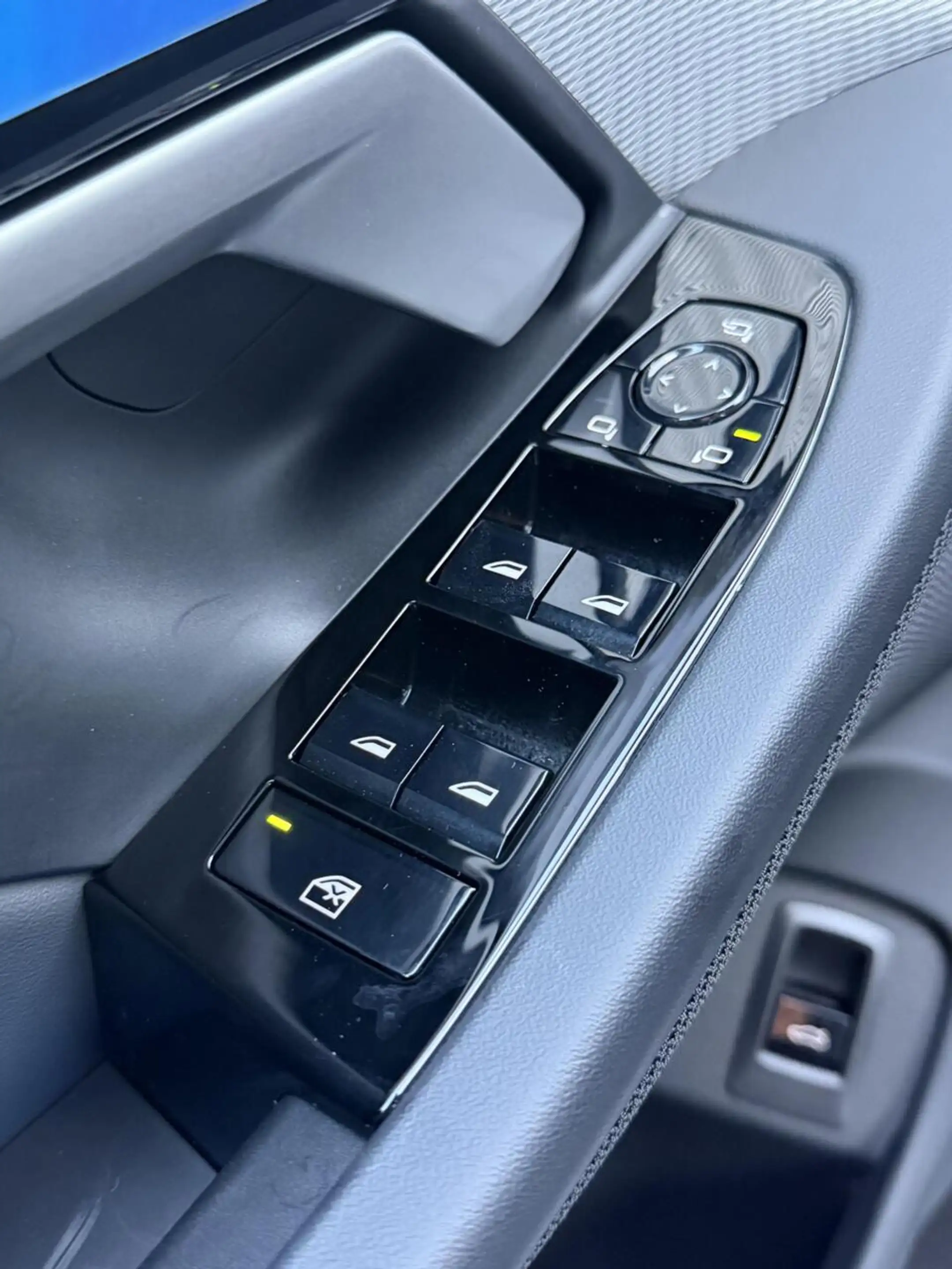 BMW i5 Touring eDrive40 M Sport Edition 84 kWh — photo 14