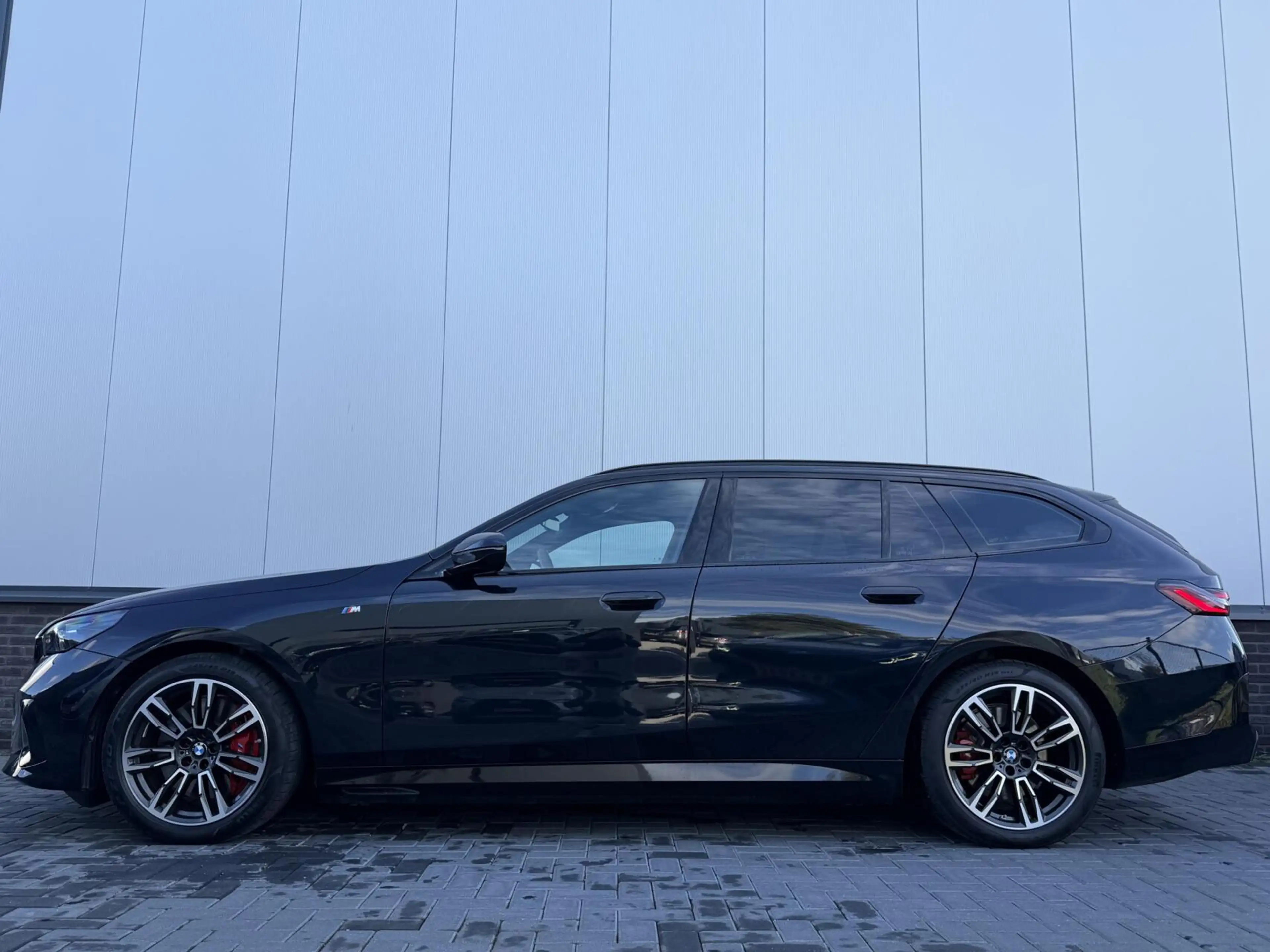 BMW i5 Touring eDrive40 M Sport Edition 84 kWh — photo 4