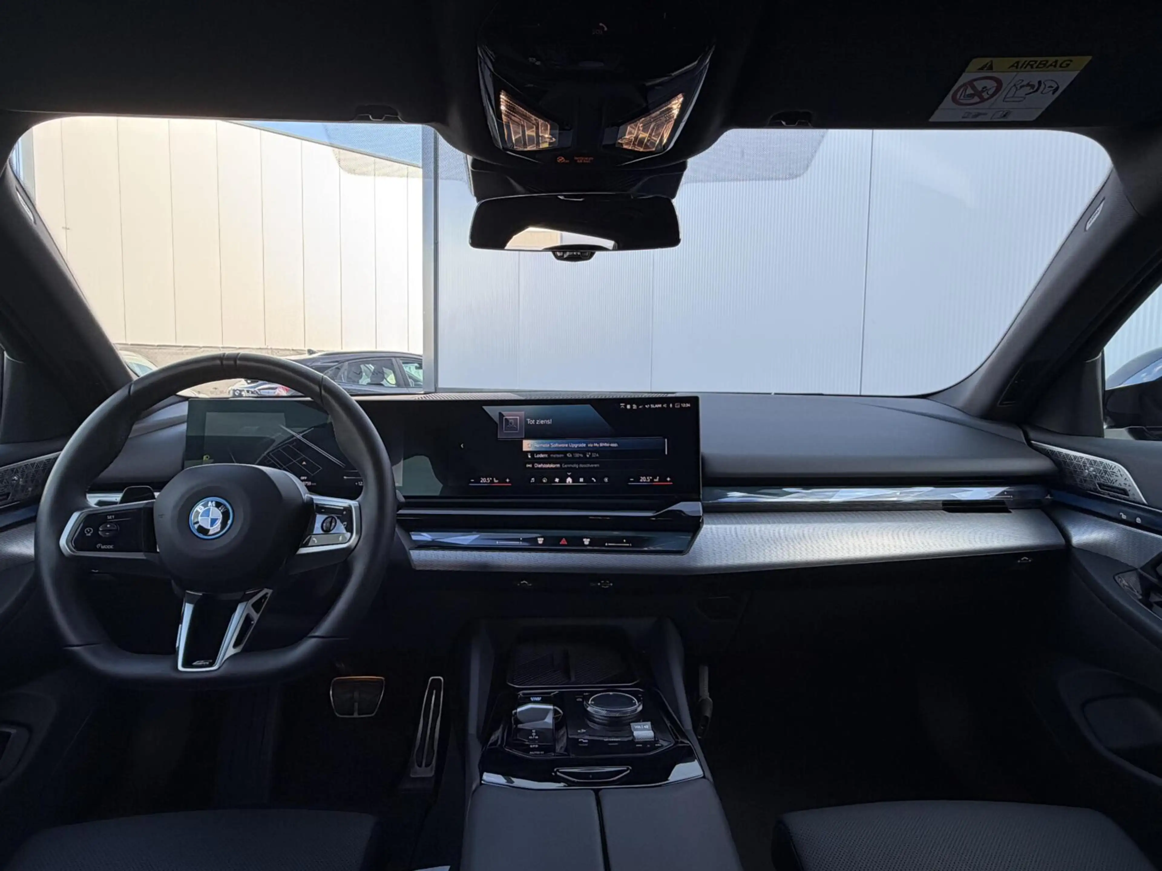 BMW i5 Touring eDrive40 M Sport Edition 84 kWh — photo 8