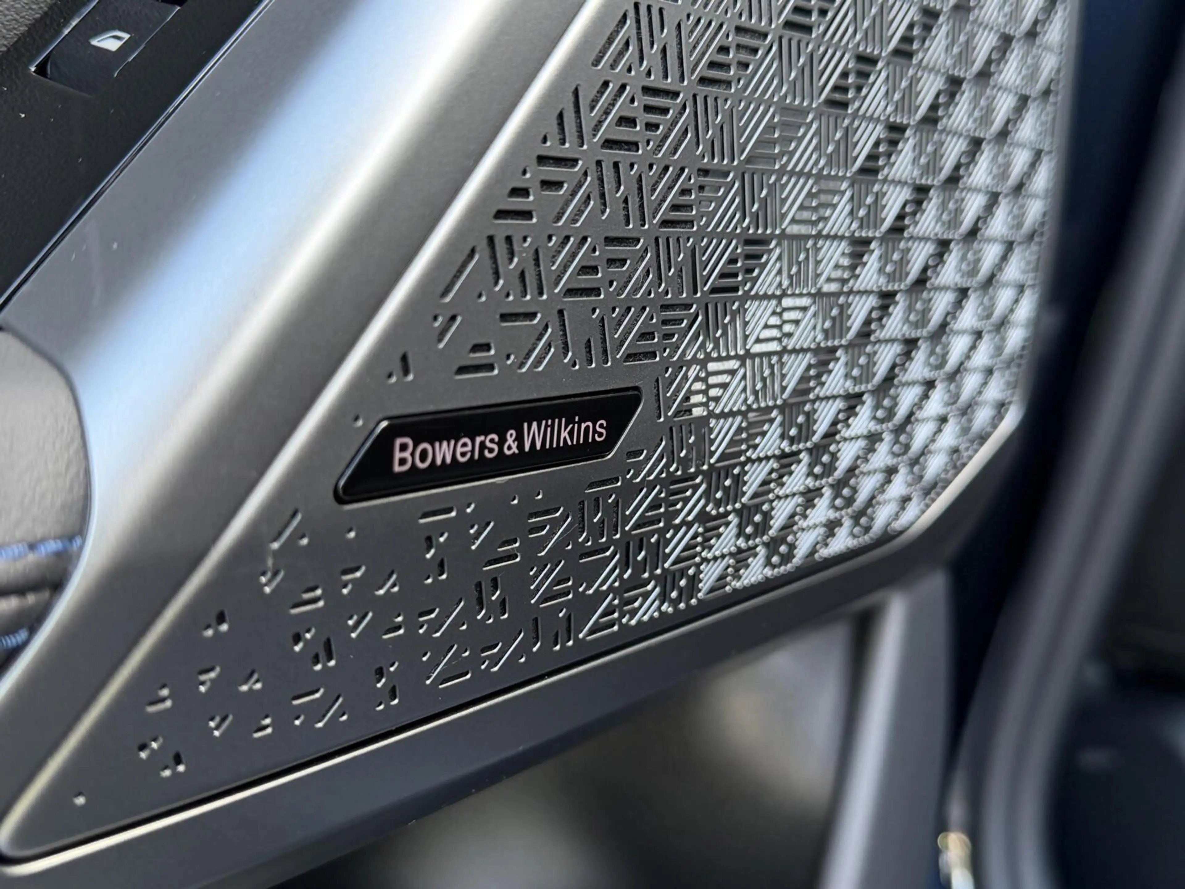 BMW i5 Touring eDrive40 M Sport Edition 84 kWh — photo 10