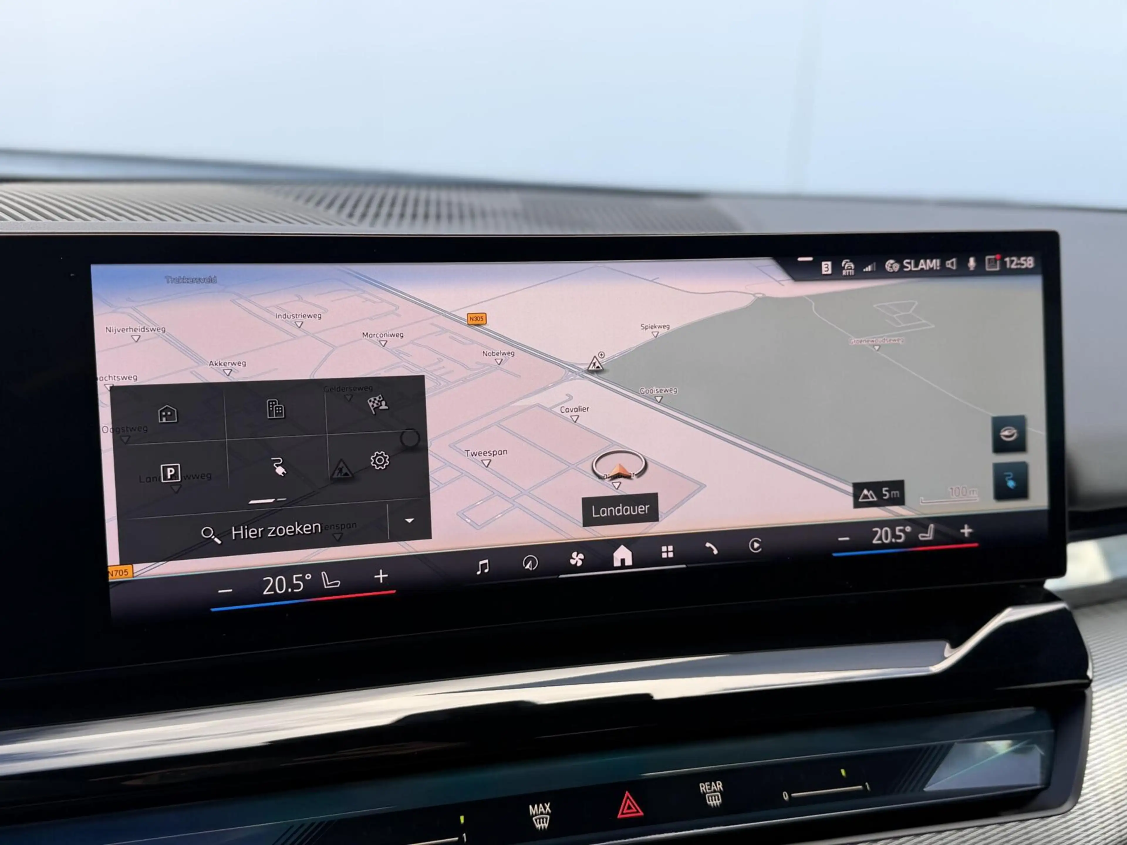 BMW i5 Touring eDrive40 M Sport Edition 84 kWh — photo 24