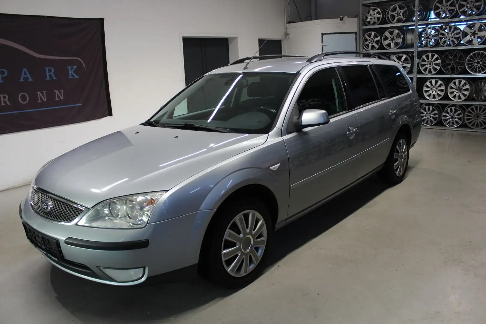 Ford Mondeo Turnier Viva X*AUTOMATIK*KLIMA*AHK*SHZ Zilver - 1