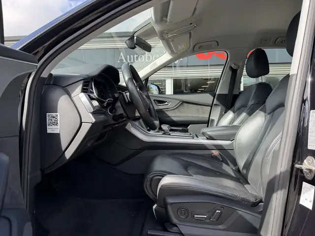 Audi Q7 view 2